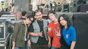 Read more about the article FOEY FOEY FOEY // SINGLE “YOU THE GIRL THAT I SAW ON A GIG”