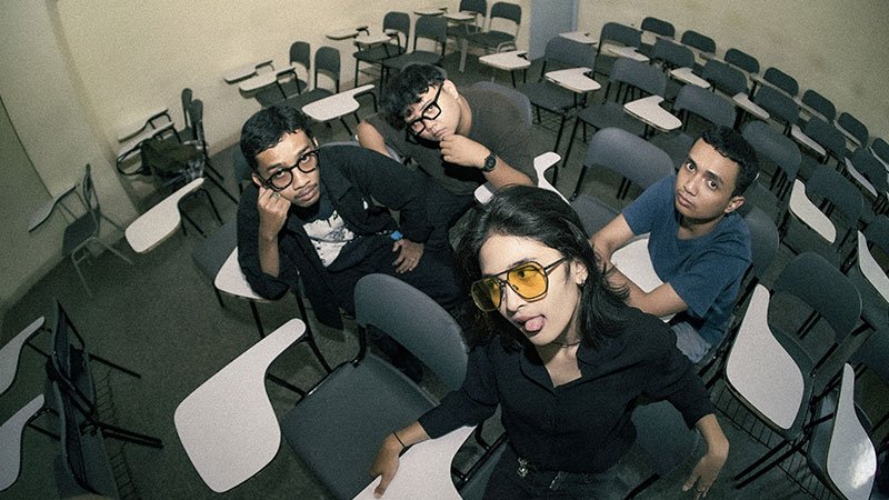 Read more about the article ACID SWEET HAPPENING // MAXI-SINGLE “GREY FLANNEL” & “GOLDILOCK”