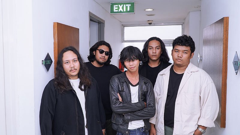 You are currently viewing SAND FLOWERS // SINGLE “BLASPHEMY”