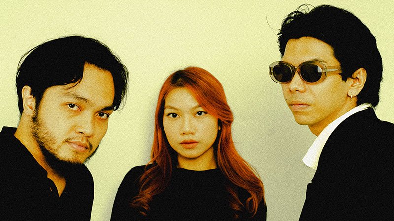 Read more about the article ELEANOR WHISPER // ALBUM “MATI BERSEMI”