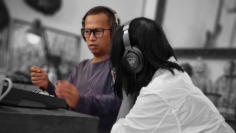 Read more about the article BINTANG INDRIANTO & ATIEK CB // ALBUM “NUSANTARA”