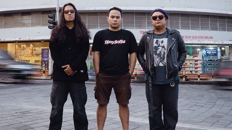 You are currently viewing BRIGADE 07 // MERILIS ULANG LAGI “BERTAHAN”