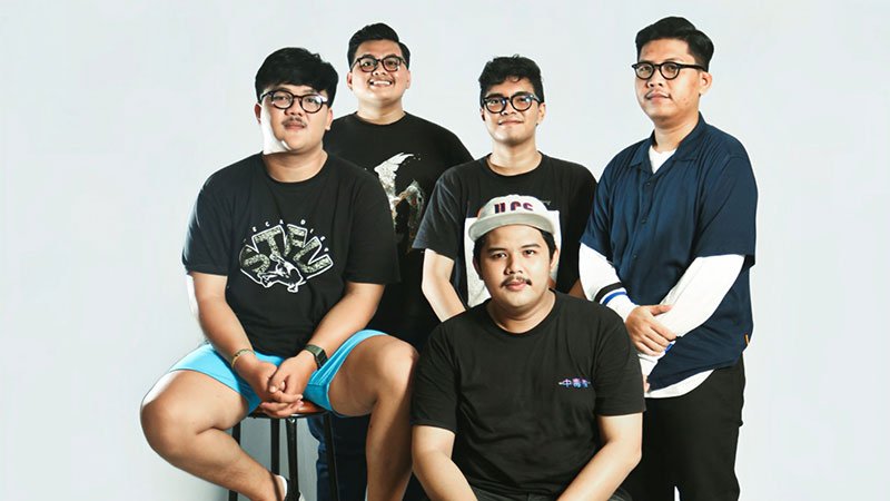 Read more about the article GOODBYE BUTTERFLY // EP “DAILY DOES OF HAPPINES”