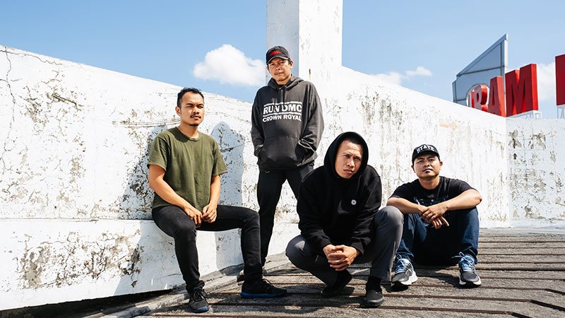 Read more about the article ROLL WITH THE PUNCH // EP “DEDIKASI”