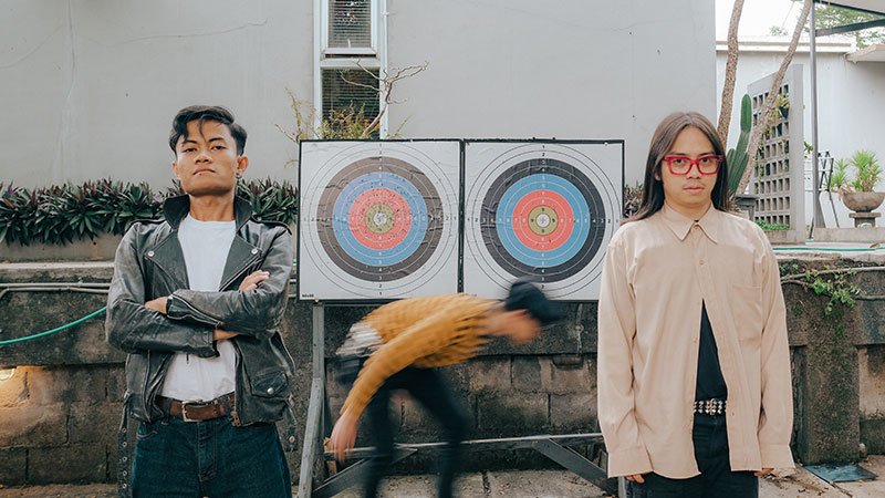 Read more about the article MUCHLIS IN ENGLISH // ALBUM “REWEL!”