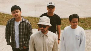 Read more about the article CRAYON COSMOS// SINGLE “OFFSIDE!”