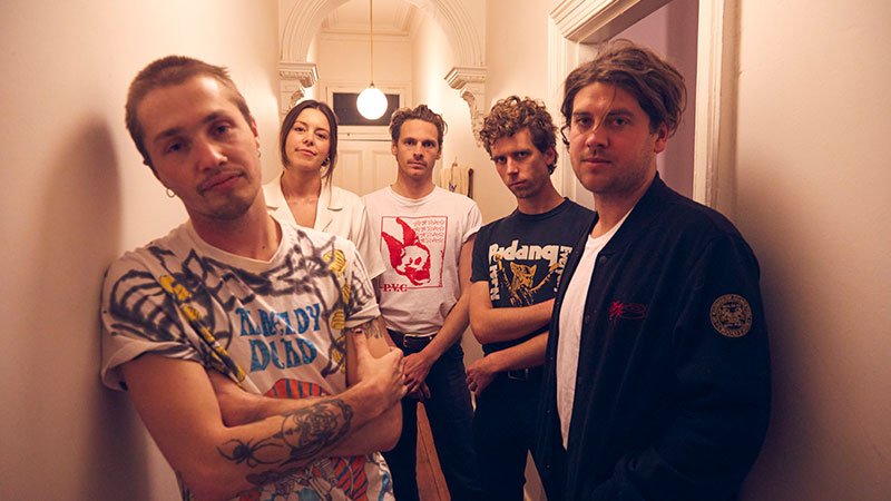 Read more about the article ZOMBEACHES // ALBUM “A TASTE OF OXYGEN”