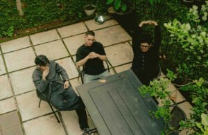 Read more about the article KATHMANDU // KOLABORASI SPONTAN BERBUAH MANIS “LETTER”