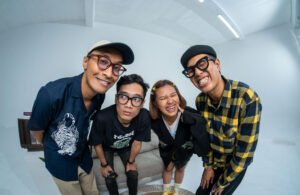 Read more about the article PIZZA! PIZZA! // MENYATUKAN POP PUNK DENGAN TROPICAL HOUSE MELALUI “JUST DOUGHT IT”