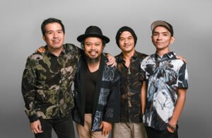 Read more about the article PARADE HUJAN FEAT MONITA TAHELA – KEHADIRAN