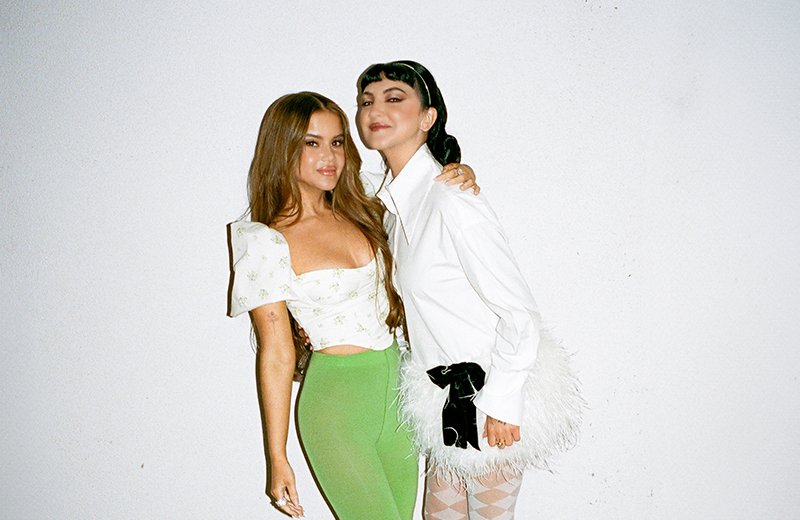 You are currently viewing JULIA MICHAELS X MAREN MORRIS // SINGLE “SCISSORS”