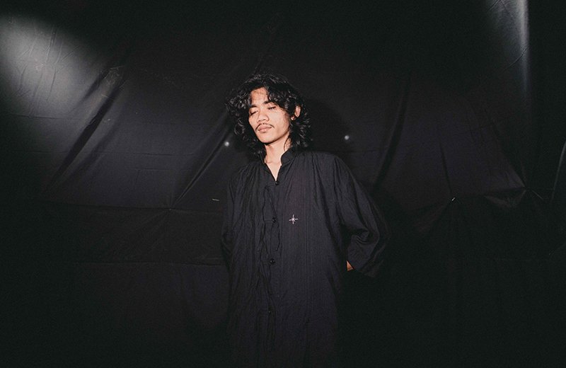 You are currently viewing “ALBUM KOMPLIKASI”: AMIS HADIRKAN WARNA BARU DALAM KARYA LAMANYA