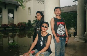 Read more about the article SCRÜE // ALBUM “NO MAN’S LAND”