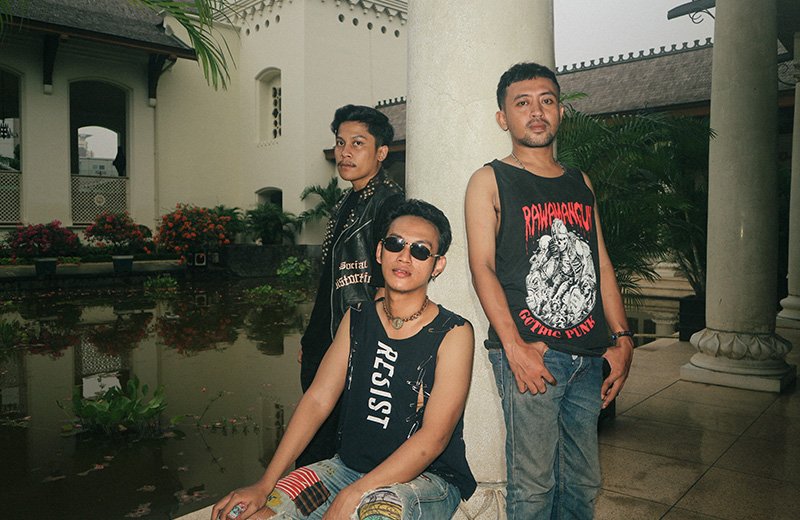 You are currently viewing SCRÜE // ALBUM “NO MAN’S LAND”