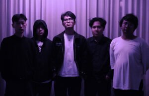 Read more about the article BAWA AMBIENCE ROCK DAN SHOEGAZE DARI MALANG, HER DIRTY FLOOR RILIS SINGLE FLATLINE