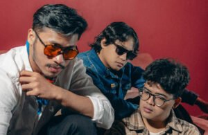 Read more about the article ELECTRIC BIRD // SINGLE “AURORA”