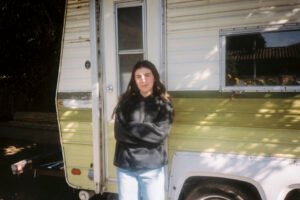 Read more about the article AVERY LYNCH BIKIN BAPER ( LAGI ) LEWAT SINGLE TERBARU // LASTING EFFECTS