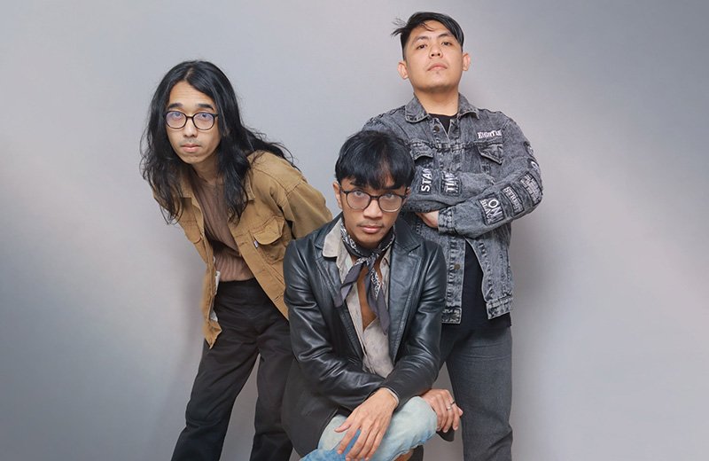 You are currently viewing ONE MORE LIGHT RILIS “412”: PERMOHONAN MAAF YANG TERLAMBAT, TAPI TULUS