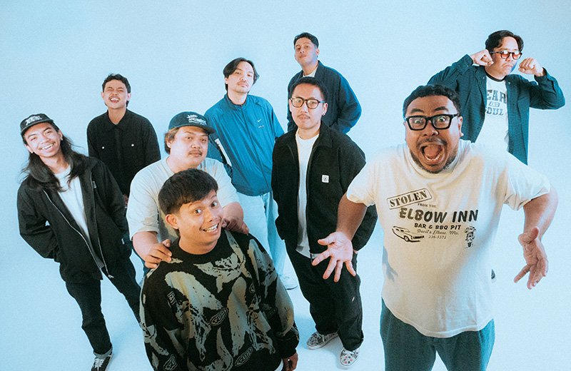 You are currently viewing SAAT DUA DUNIA BERPAPASAN // PLEASURE SEEKERS & SKANDAL DI “PERGI/PULANG”