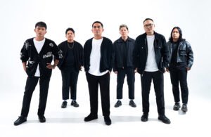 Read more about the article CLOSEHEAD RAYAKAN 20 TAHUN “BERDIRI TEMAN” DENGAN VERSI BARU YANG LEBIH PERSONAL