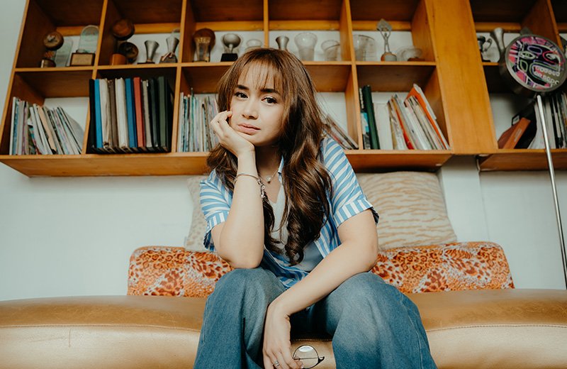 You are currently viewing CHINTYA GABRIELLA MERAYAKAN DIRI LEWAT SINGLE TERBARU “PANJANG UMUR”