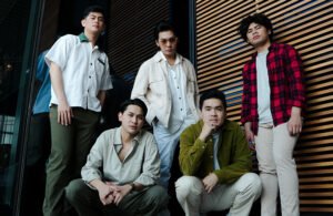Read more about the article VLUMI KEMBALI DENGAN NUANSA POP 80-AN // SINGLE KETIGA “MENIKMATI LUKA”
