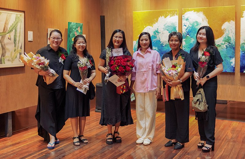 Read more about the article PAMERAN SENI “US (KITA)” DI BALI: SAFE SPACE PARA PERUPA WANITA OLEH RED DRAGONFLY ARTISAN CORNER