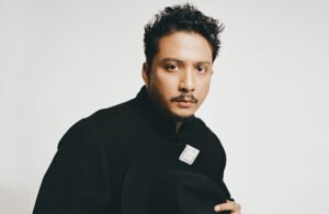 Read more about the article SAL PRIADI // RILIS VIDEO MUSIK “NYALA” GARAPAN SUTRADARA EDWIN: CHEESY TAPI JUJUR!