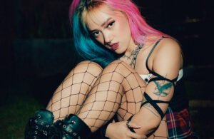 Read more about the article SHVRON // RILIS SINGLE TERBARU “SHATTERED” — LUKA, SEPI, DAN KETEGARAN DALAM SATU NADA