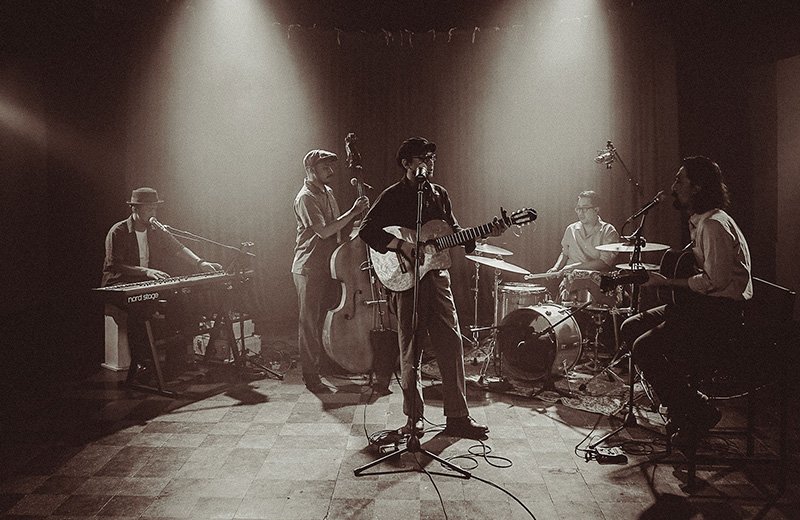 You are currently viewing ORKES SILAMPUKAU LUNASI JANJI! STAMBUL ARKIPELAGIA: VOL. 2 RESMI RILIS DENGAN SOUND YANG LEBIH EKSPERIMENTAL