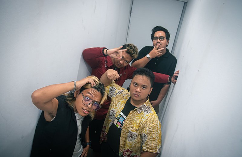 Read more about the article PETUALANGAN ISEKAI DALAM SEBUAH LAGU: OU-KAMI! RILIS SINGLE TERBARU “TRANSPORTED”