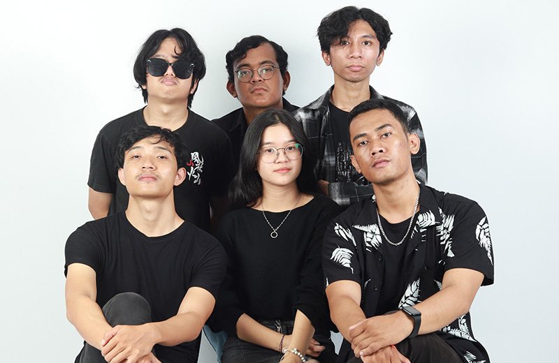 Read more about the article HEAVEN.LY RILIS SINGLE KEDUA “BUTUH WAKTU”: CERITA GALAU DI BALIK BEAT POP-ROCK ENERJIK