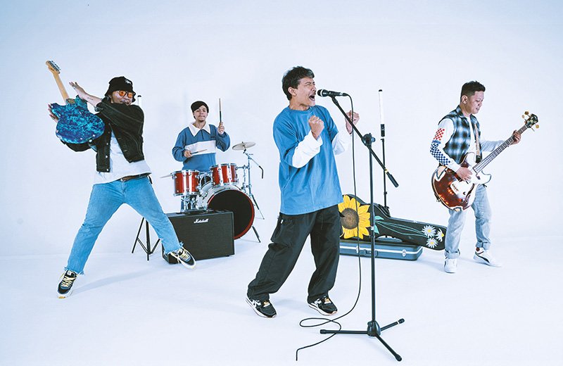 Read more about the article DITRIA X LAMLAM RESMI RILIS SINGLE “PULANG” SEBAGAI ANTHEM BARU PARA PERANTAU