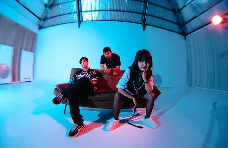 Read more about the article SCYLLA RILIS SINGLE DEBUT “NARCISSISTIC”: BUKAN CUMA DJENT, TAPI TENTANG HUBUNGAN TOXIC YANG MENGHISAP ENERGI